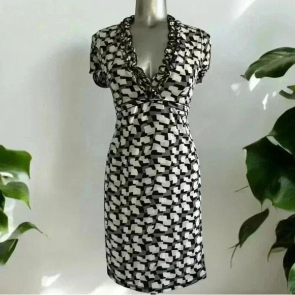 🆕Vertigo  Paris Ruffle Dress - Picture 1 of 15